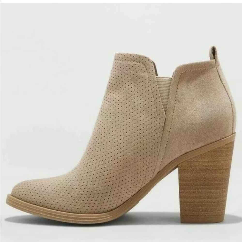 Avalyn Women’s Microsuede Laser Cut Booties - Picture 2 of 9